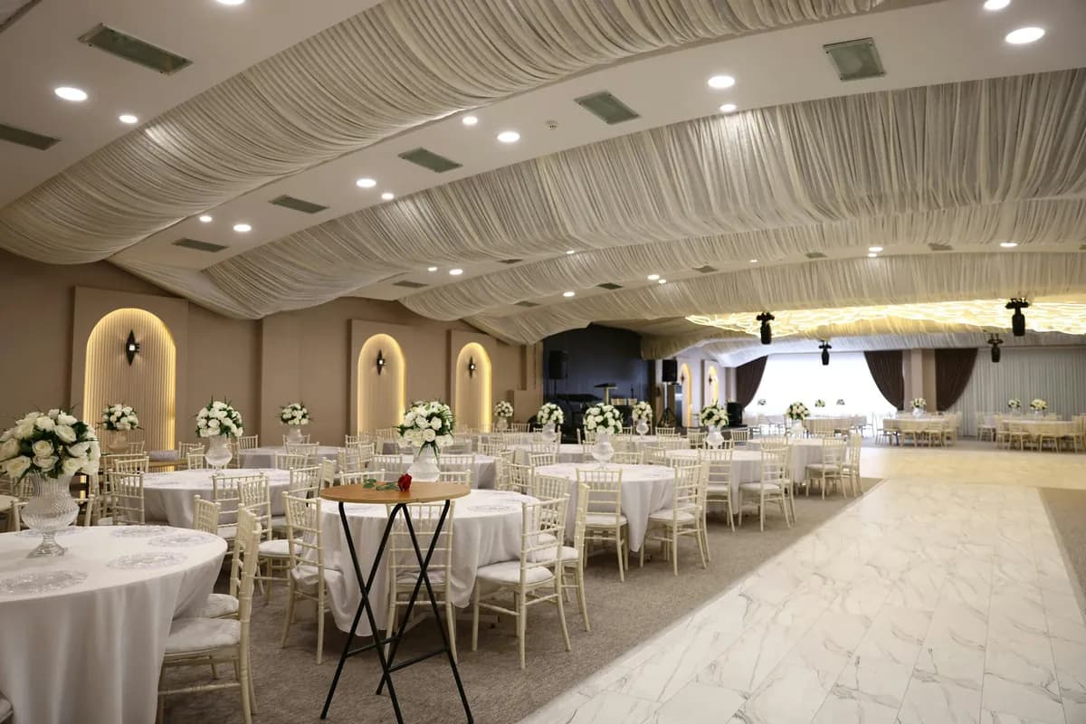 Banquet hall and lawn venue